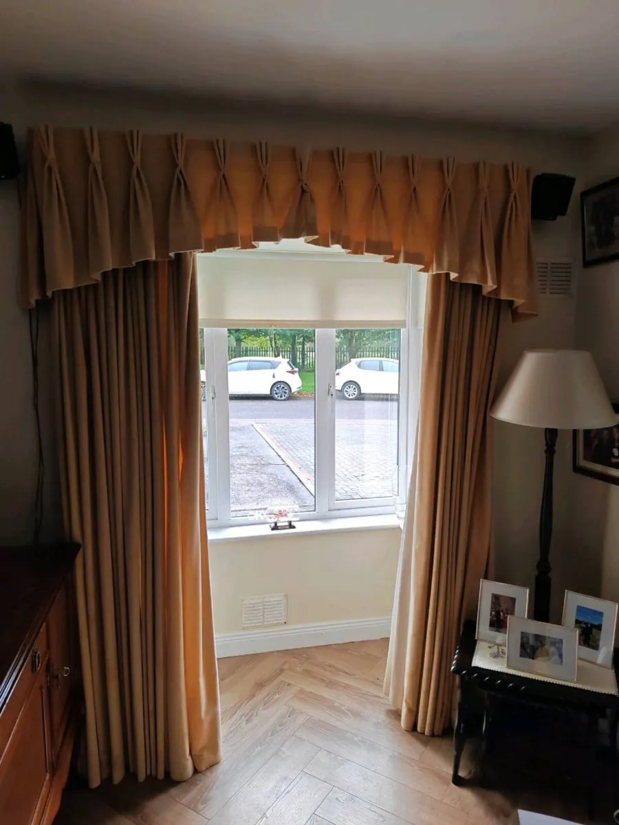 Curtains - Image 2