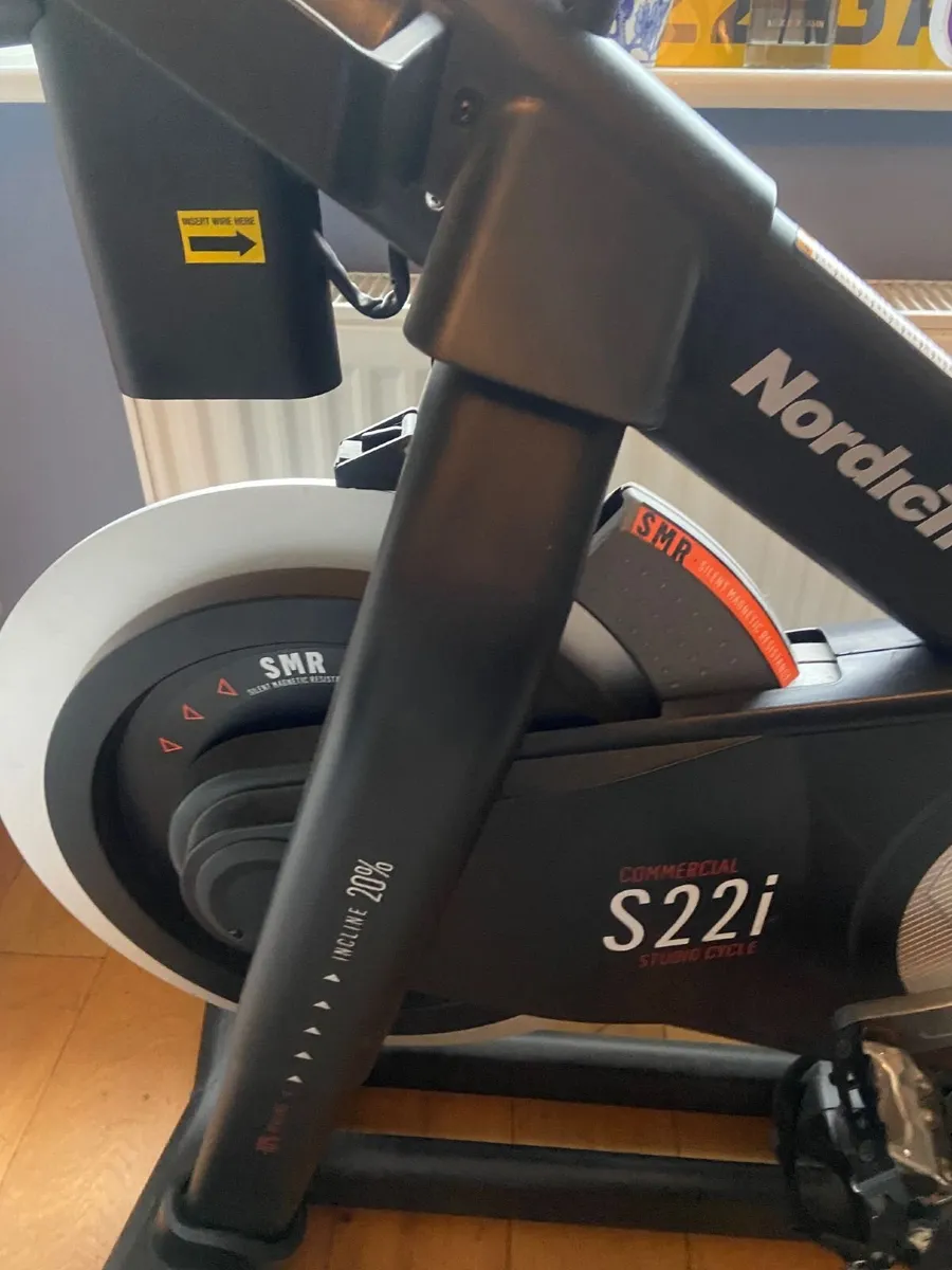 Nordic Track S22i Spin Bike €850ONO - Image 2