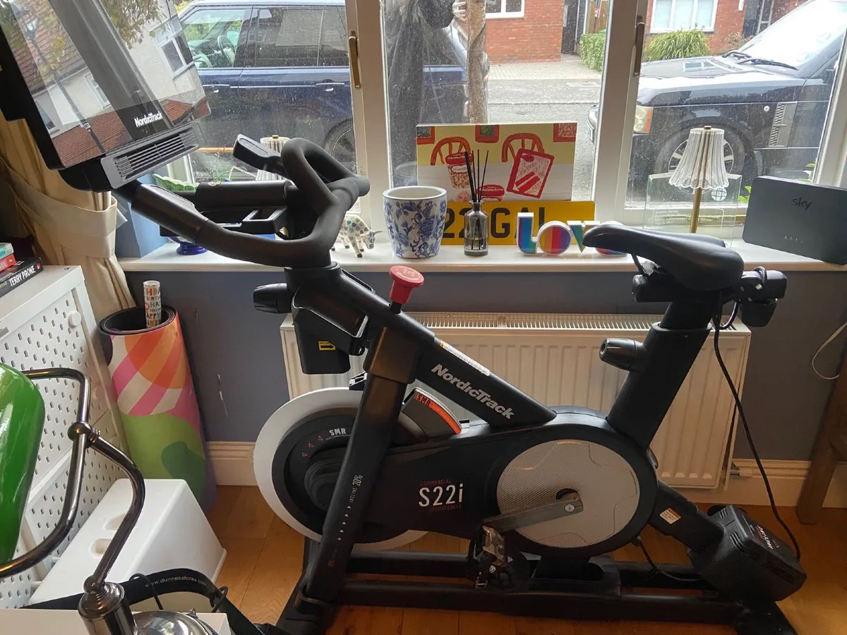 Nordic Track S22i Spin Bike €850ONO - Image 3