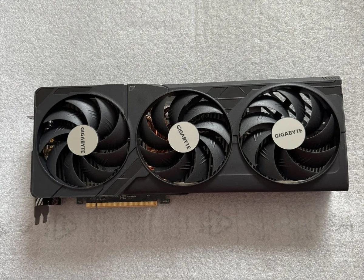 RTX 4090 WINDFORCE V2, 24GB 384-bit GDDR6X - Image 1