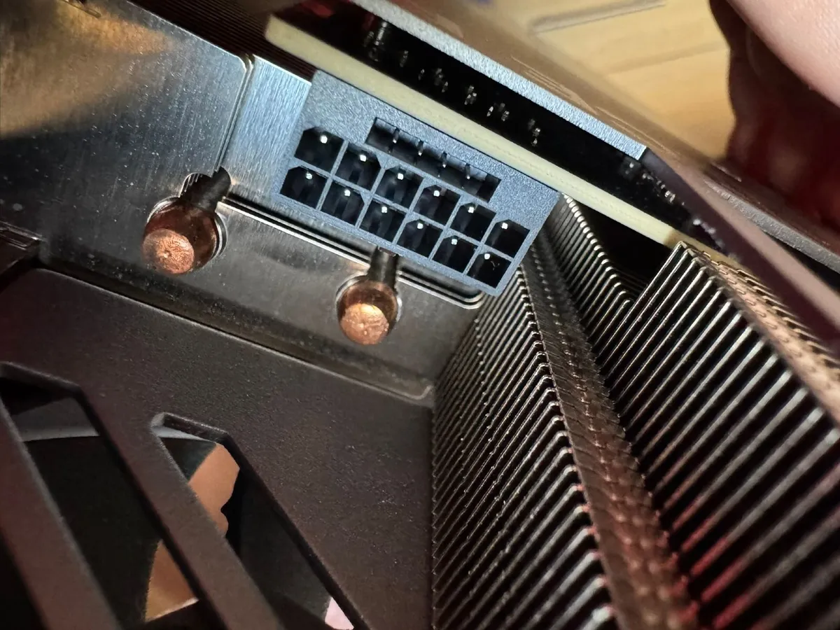 RTX 4090 WINDFORCE V2, 24GB 384-bit GDDR6X - Image 4