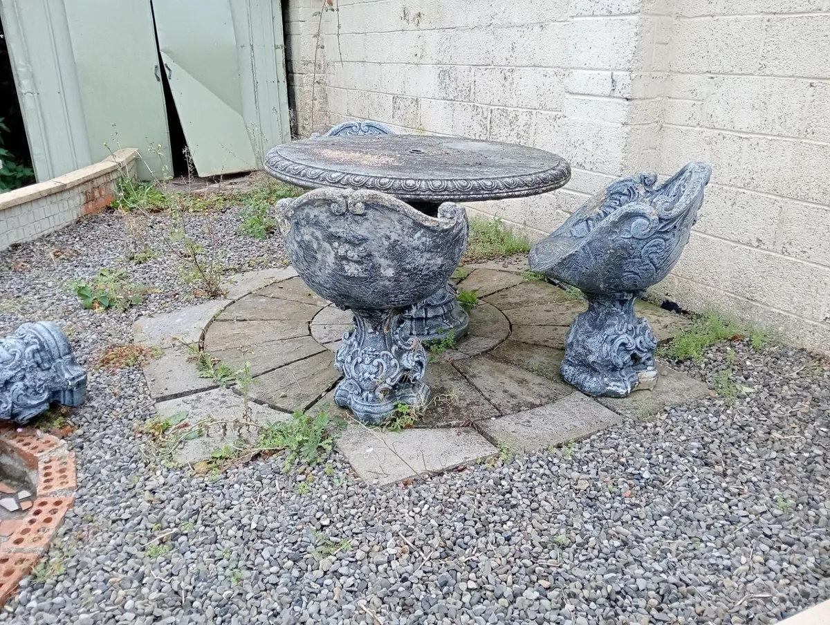 Concrete garden furniture - Image 2