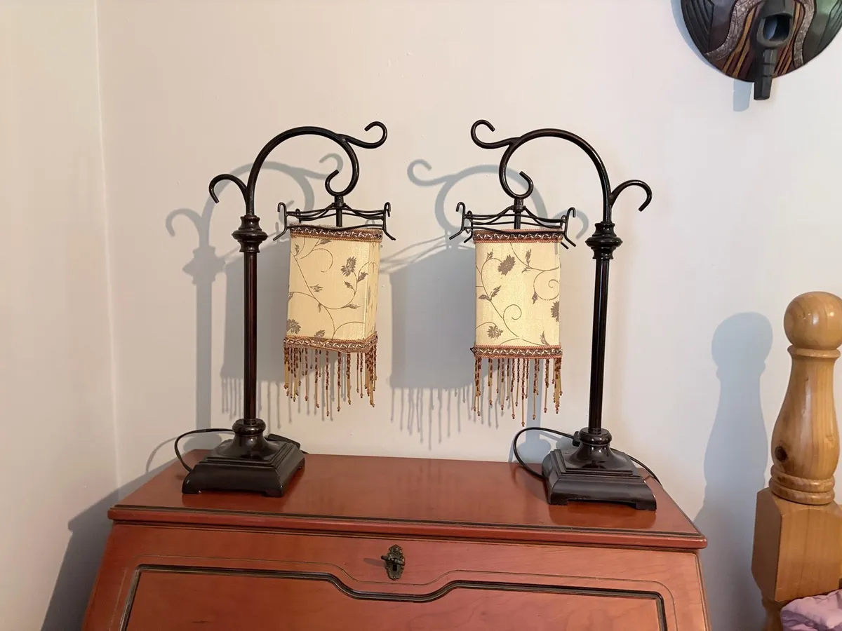 2 lamps - Image 1