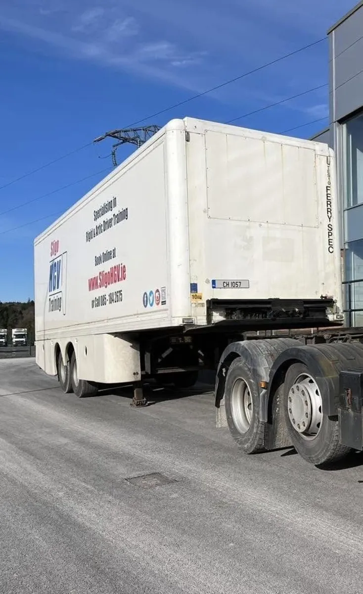 Gray & Adams 10m twin axle Trailer - Image 2