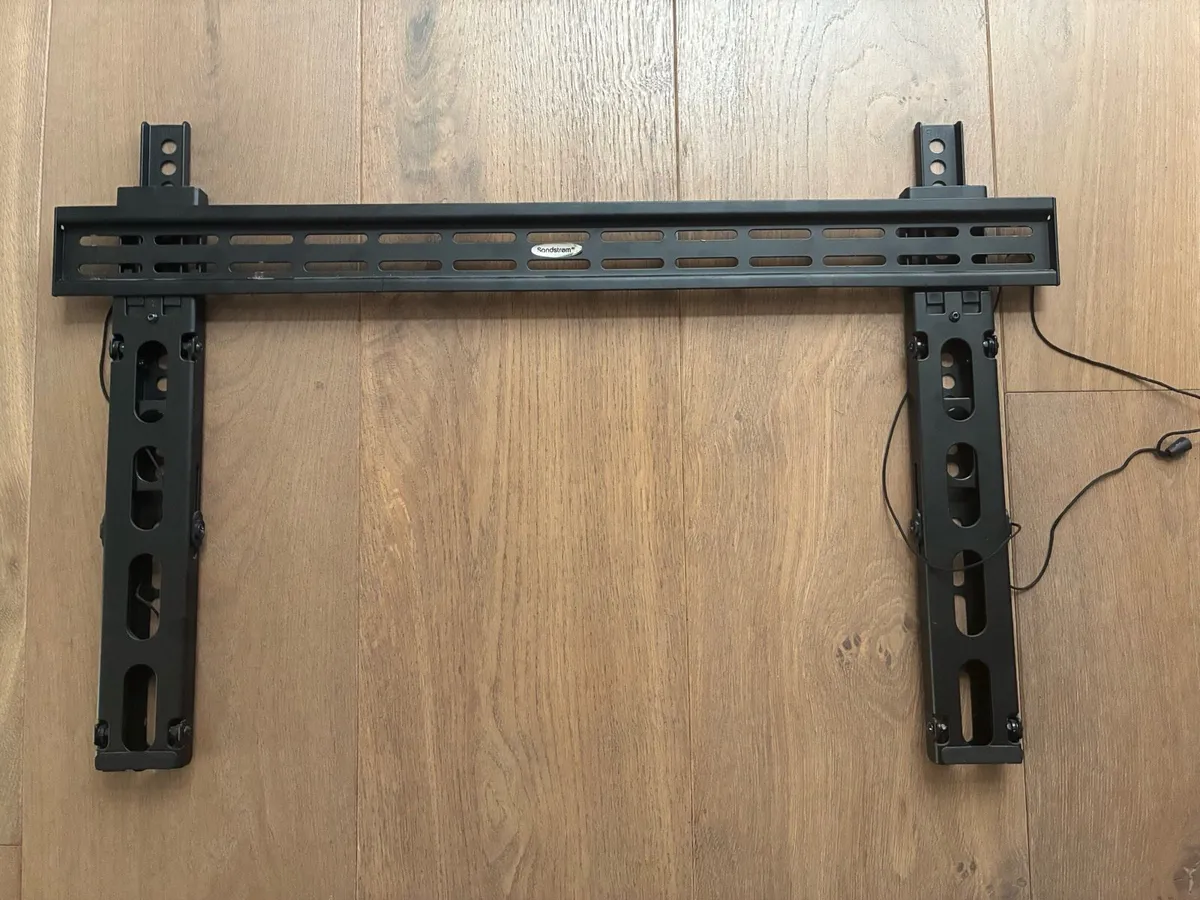 SANDSTROM STL14 Tilt 42 - 75" TV Bracket - Image 1