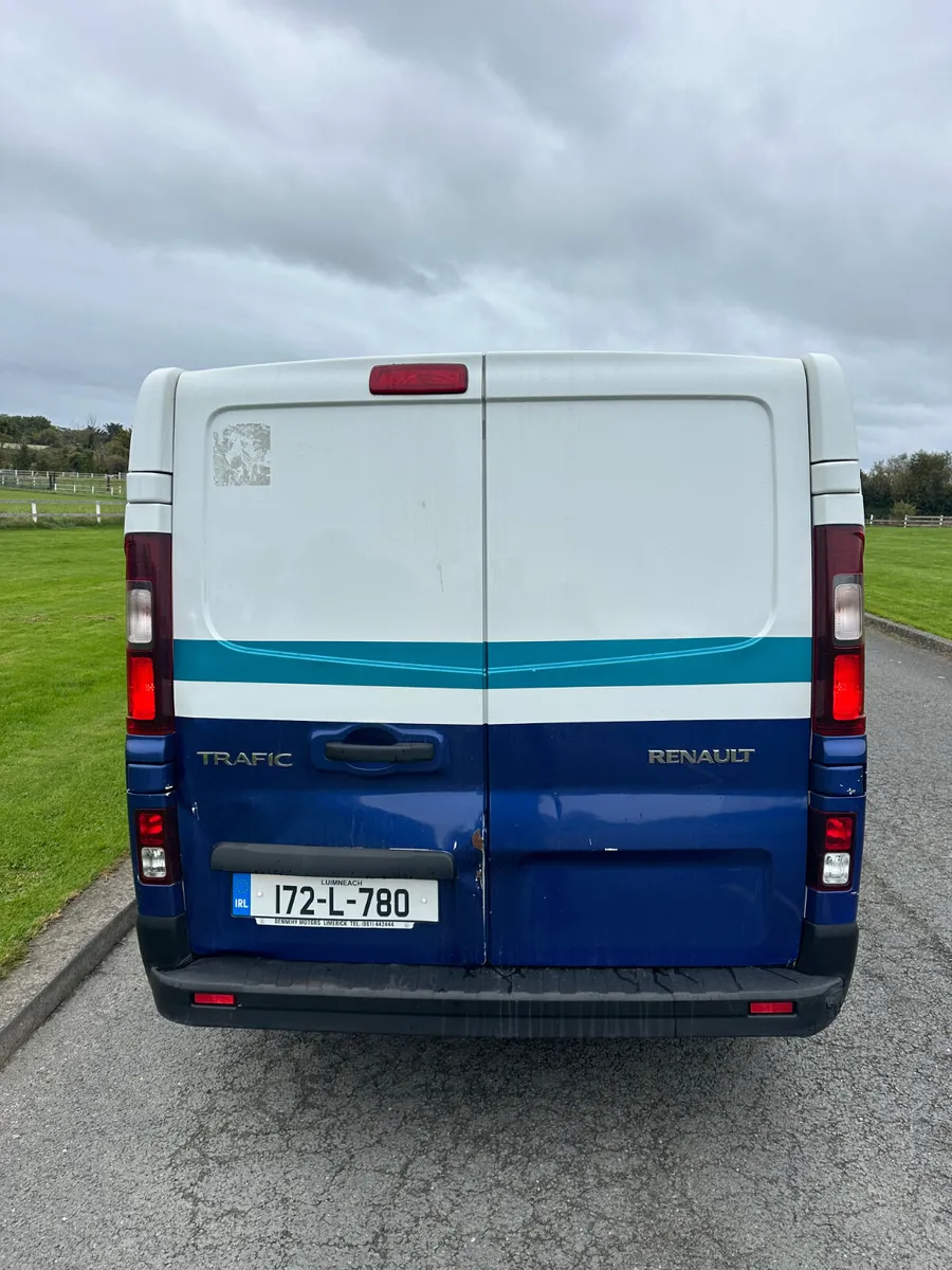 Renault Trafic 2017 DOE 09/27 - Image 4