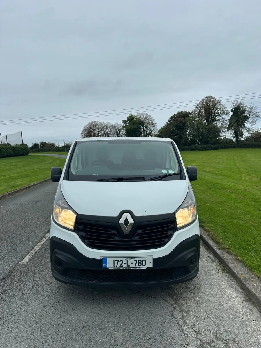 Renault Trafic 2017 DOE 09/27 - Image 2