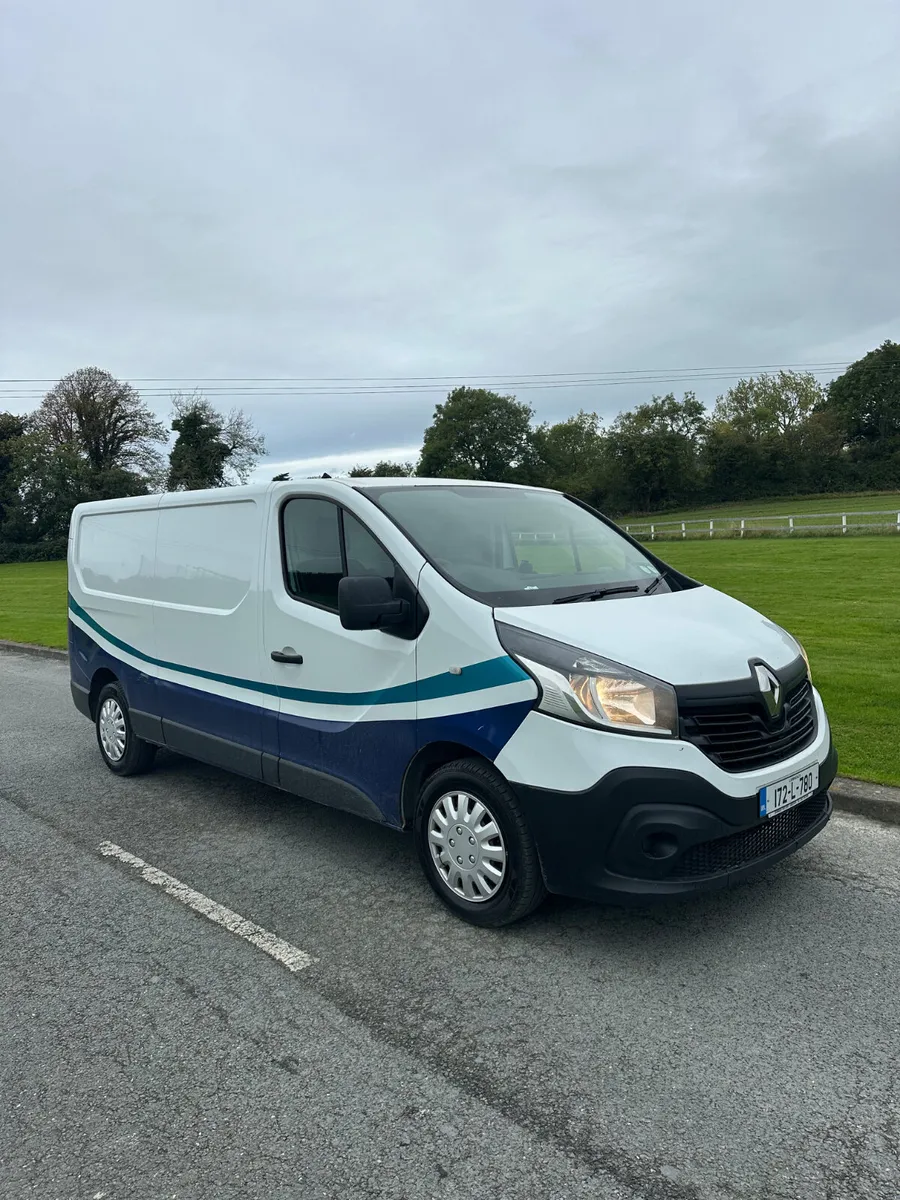 Renault Trafic 2017 DOE 09/27 - Image 1
