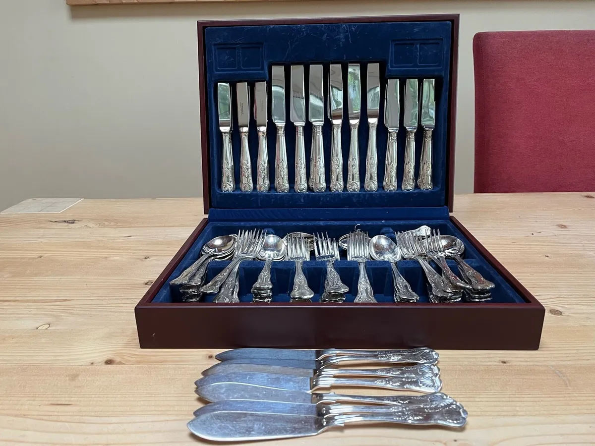Newbridge Cutlery 86 piece in presentation box - Image 1