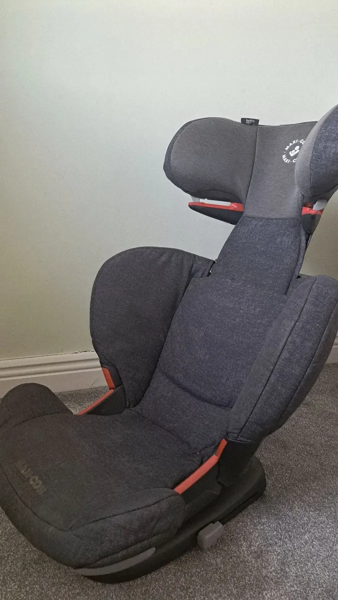 Car Seat - Image 2