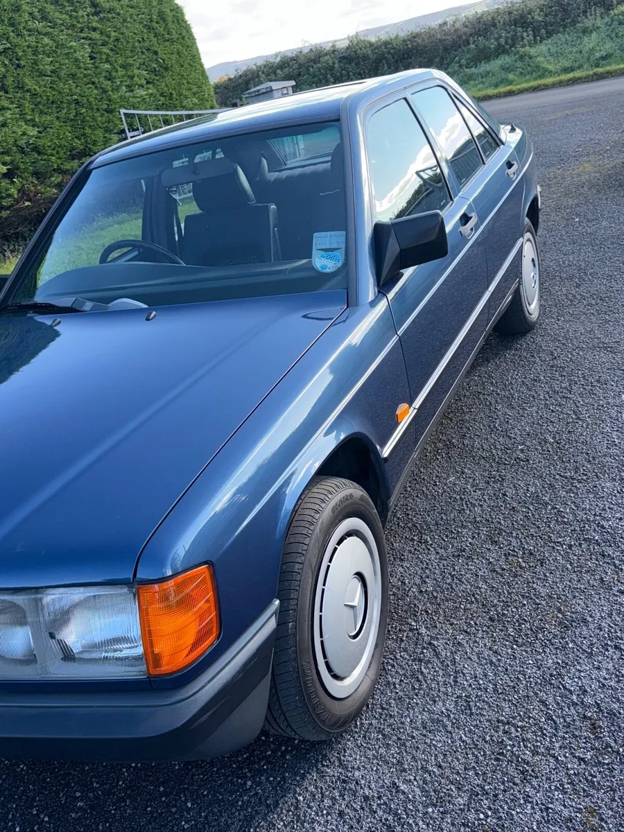 Mercedes-Benz 190 1987 - Image 1