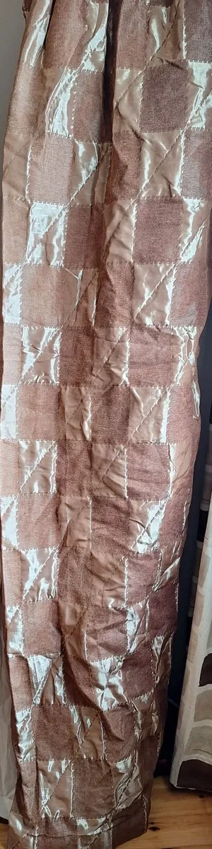 Curtains - Image 4