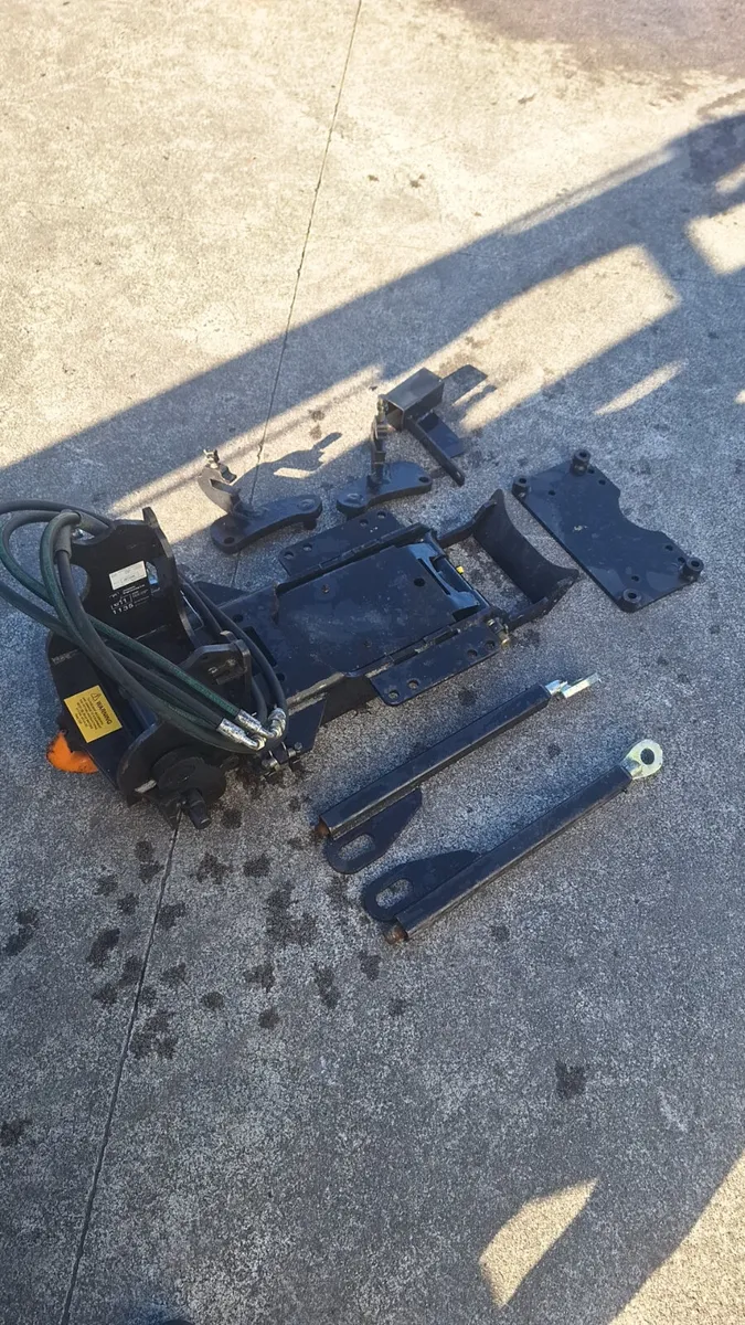 Dromone Hydraulic Pickup Hitch For Same Silver 130 - Image 2