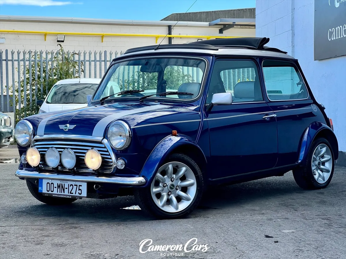 MINI COOPER SPORT 11000mls ONLY COLLECTORS CAR - Image 1