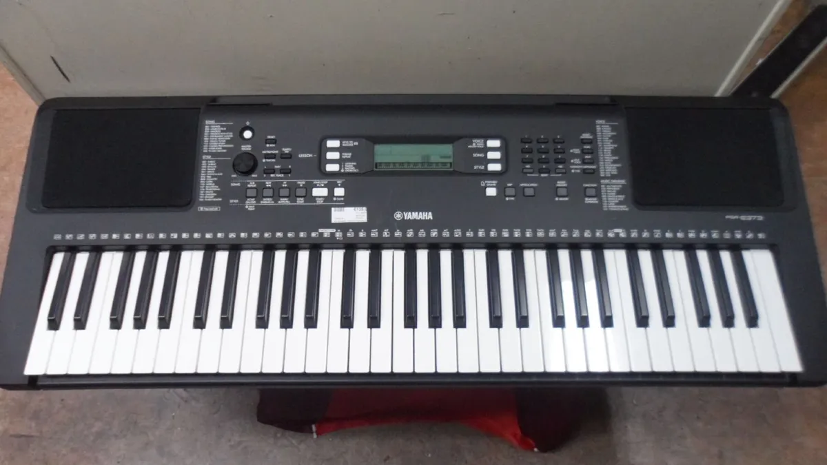 Yamaha PSR-E373 Keyboard - Image 1