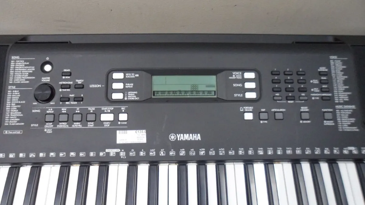 Yamaha PSR-E373 Keyboard - Image 2