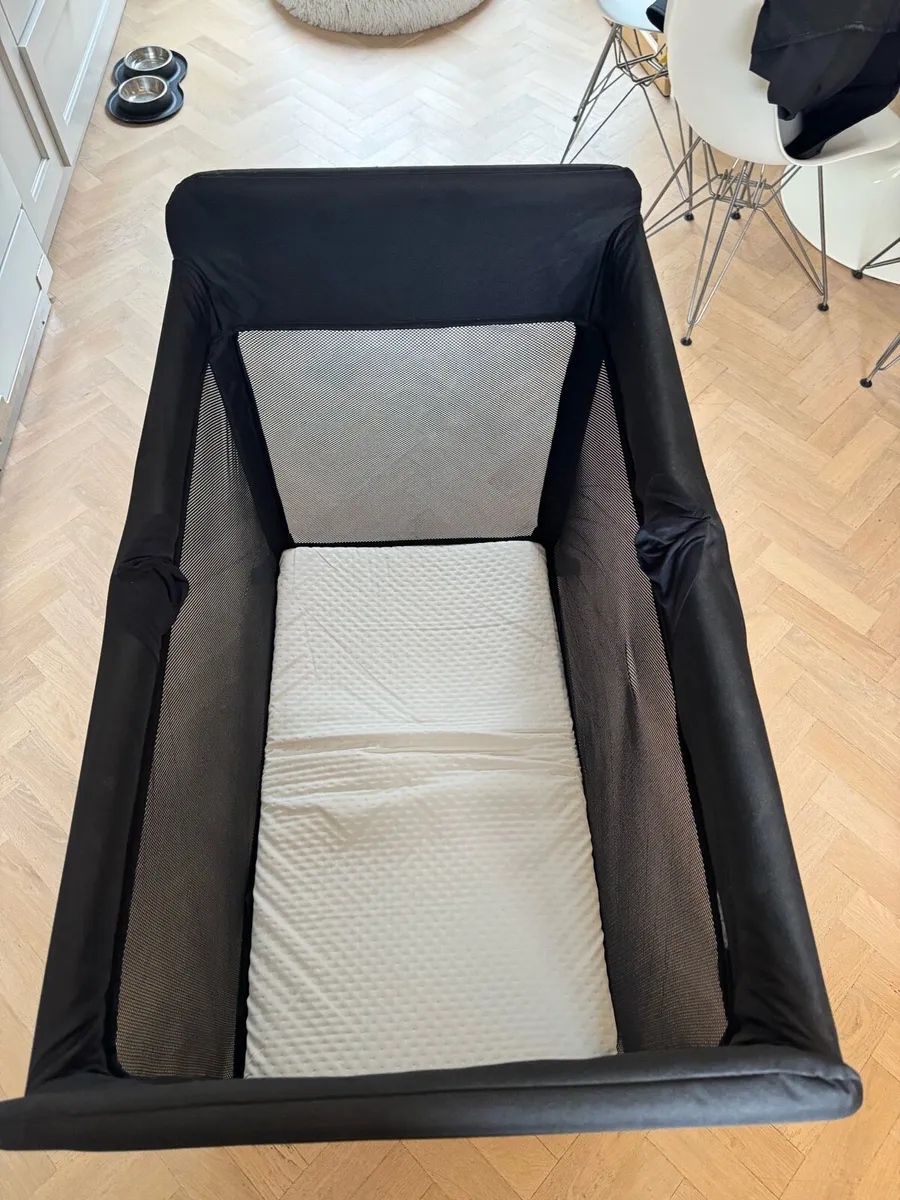 Bugaboo Travel Cot - Image 2