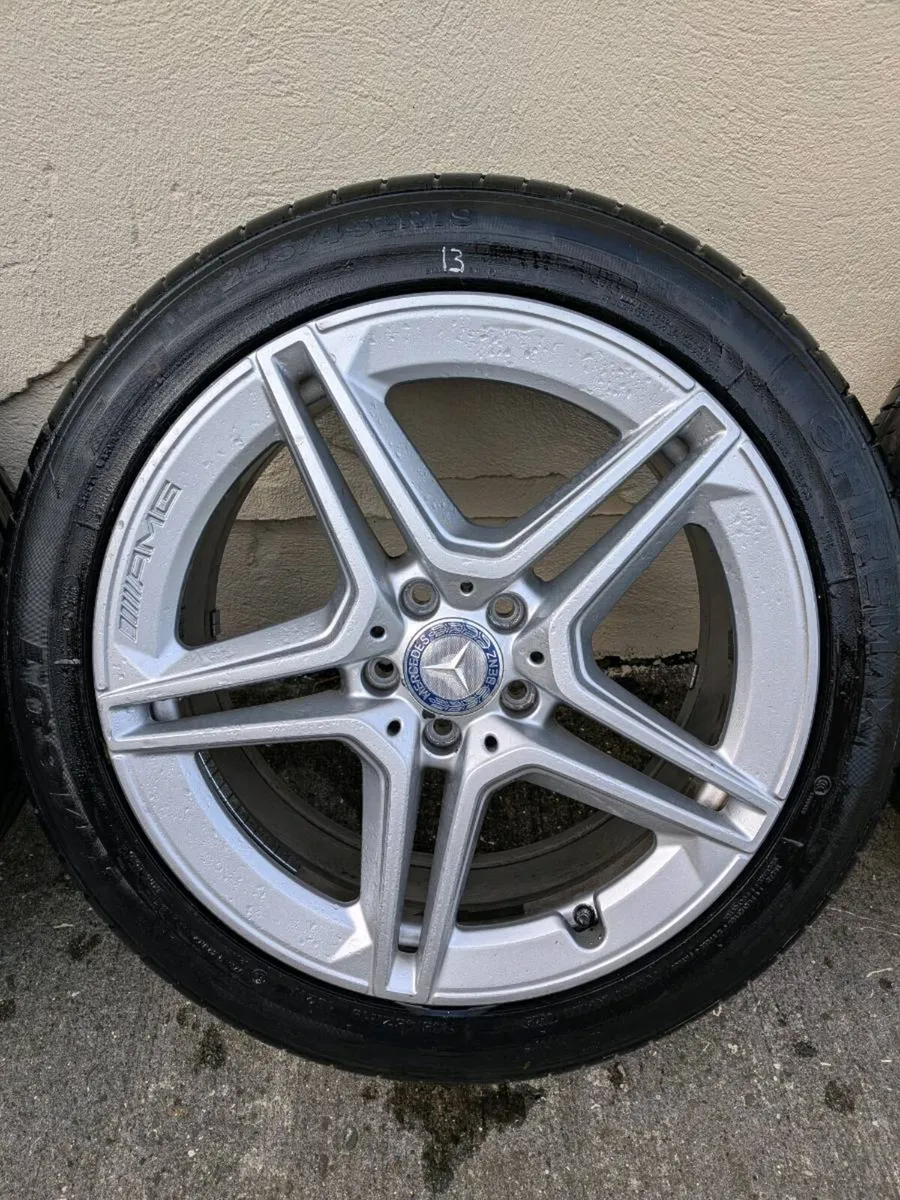 GENUINE MERCEDES-BENZ AMG 19” ALLOY WHEELS & 4 BRA - Image 2
