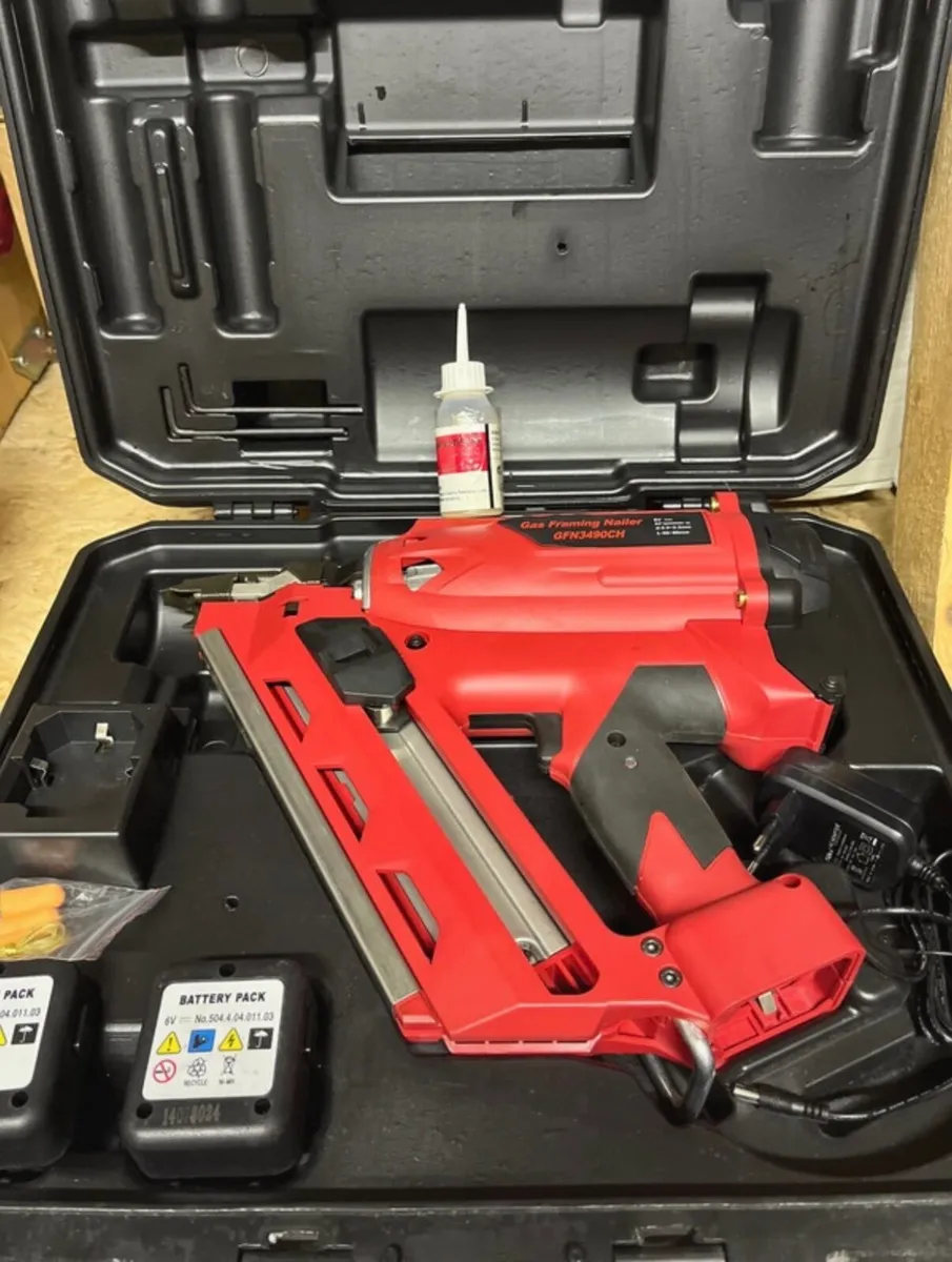For sale gas framing nailer - Image 1