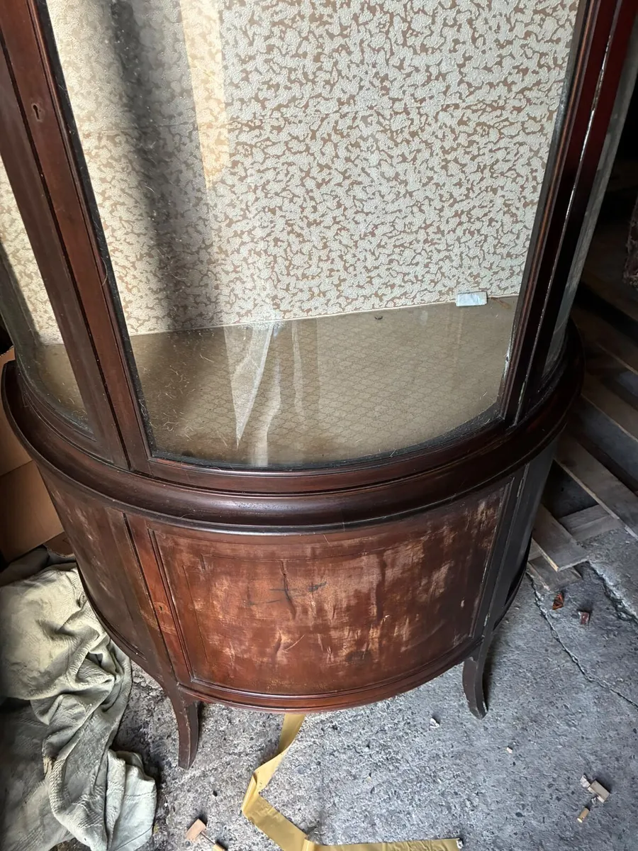 Display Cabinet - Image 1