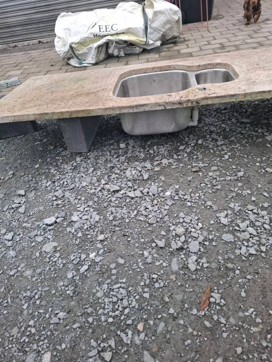Reclaimed Granite Countertop - Image 3