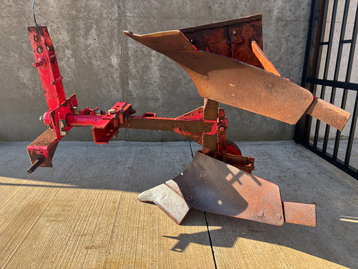 Compact tractor plough - Image 1