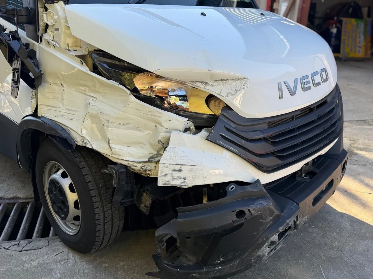 2025 iveco fridge van - Image 2