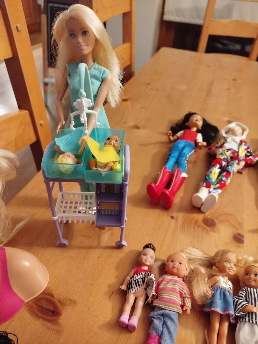 Huge Barbie & Trolls doll bundle - Image 4