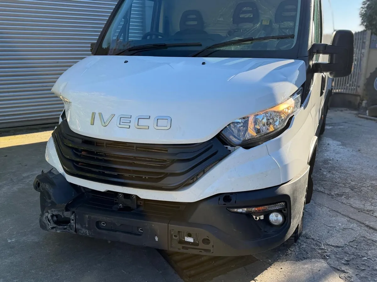 2025 iveco fridge van - Image 3