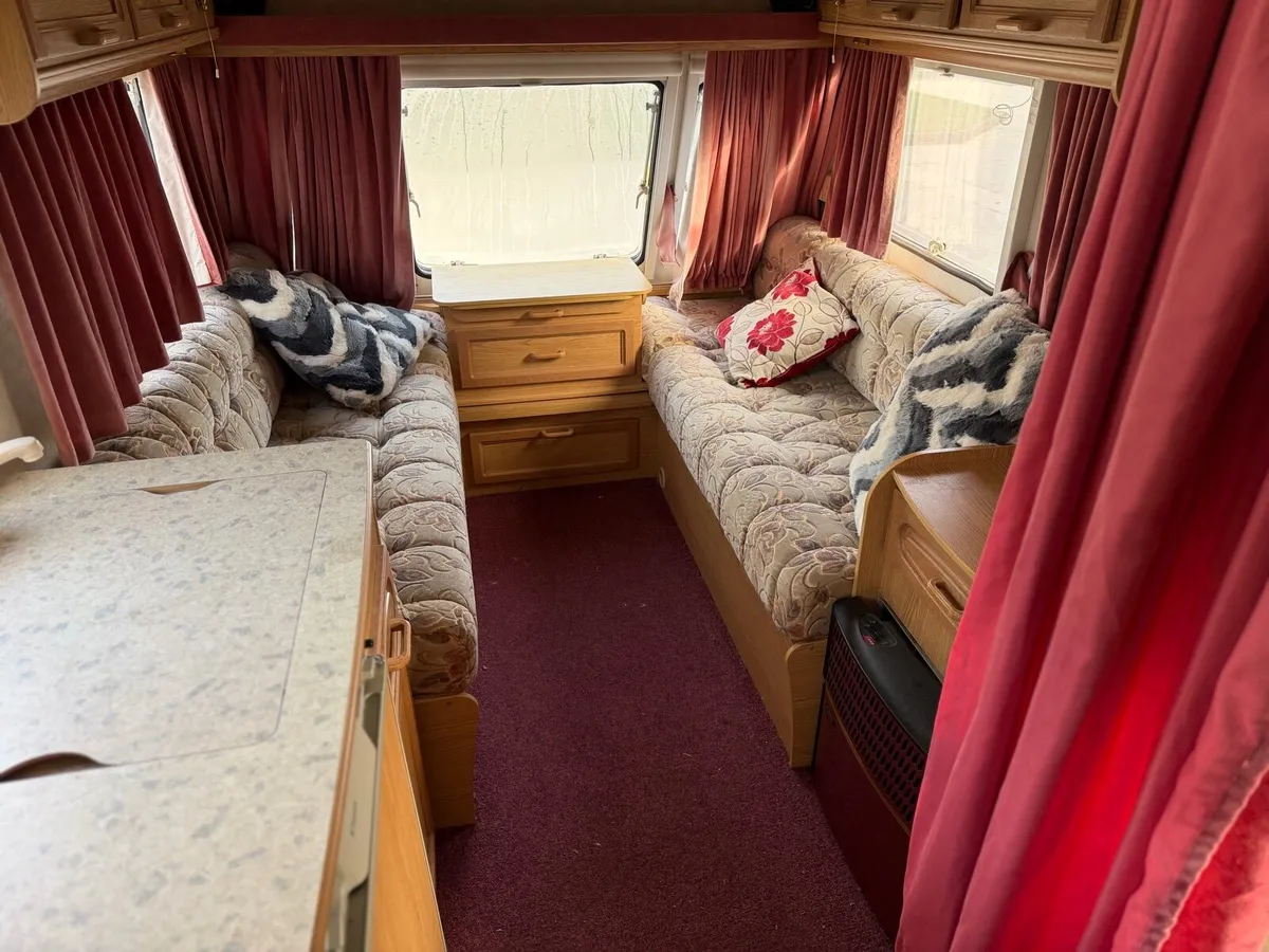 AVONDALE 4 berth caravan - Image 4