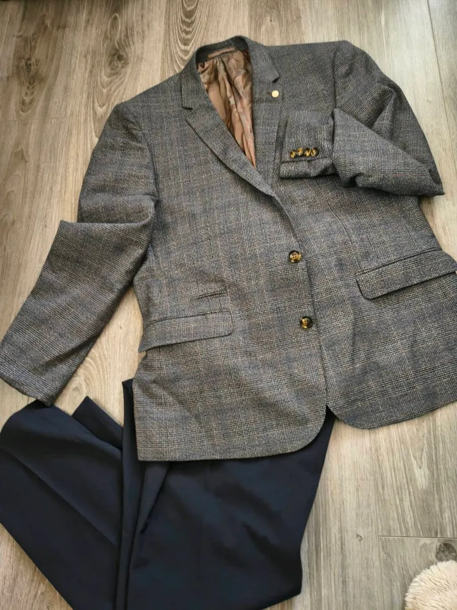 Men's suit - Image 2