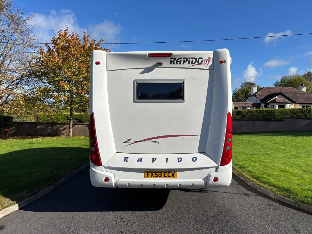 Rapido 7097F. N I Reg. Fixed Bed. 4 Belts. Solar - Image 3