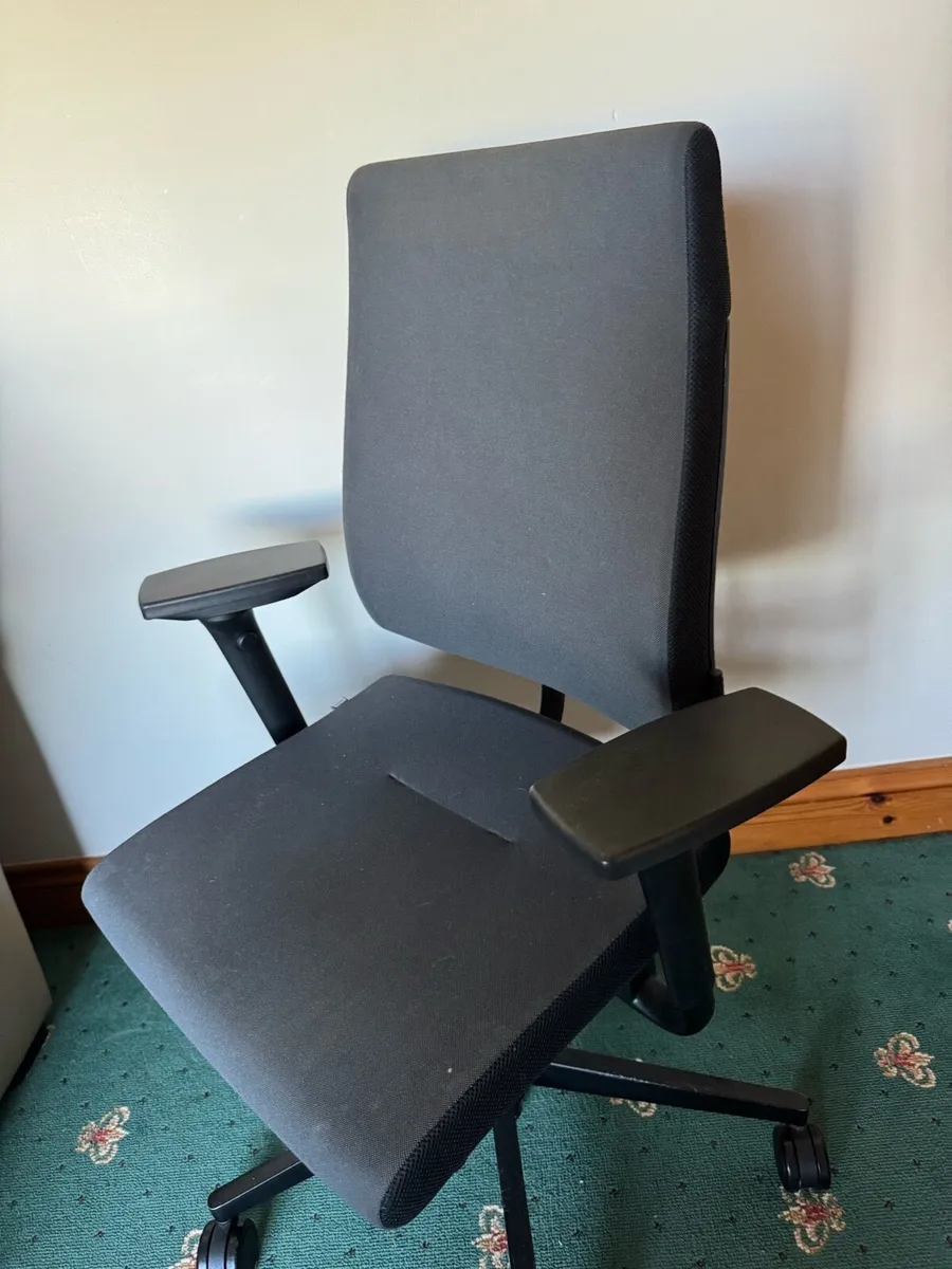 Office chair - Image 2