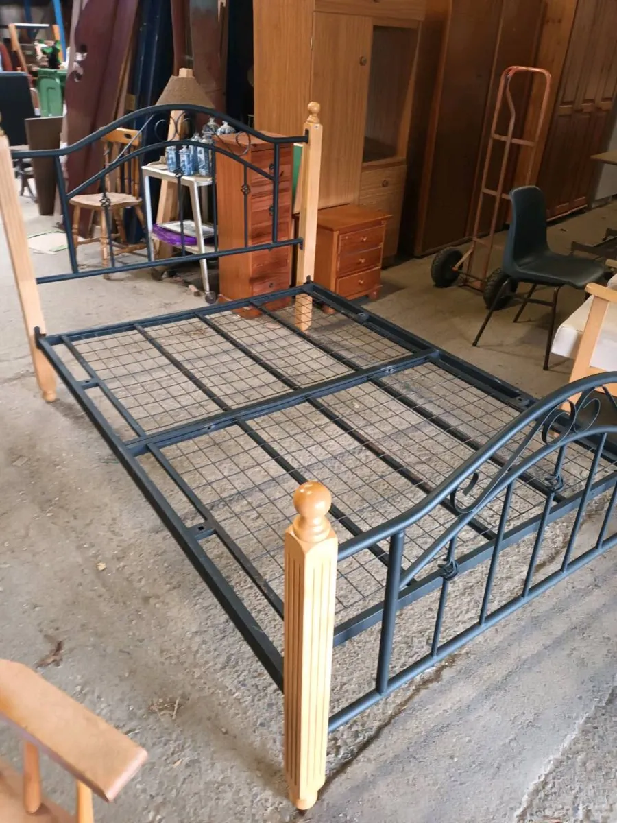 Double Bed - Image 3