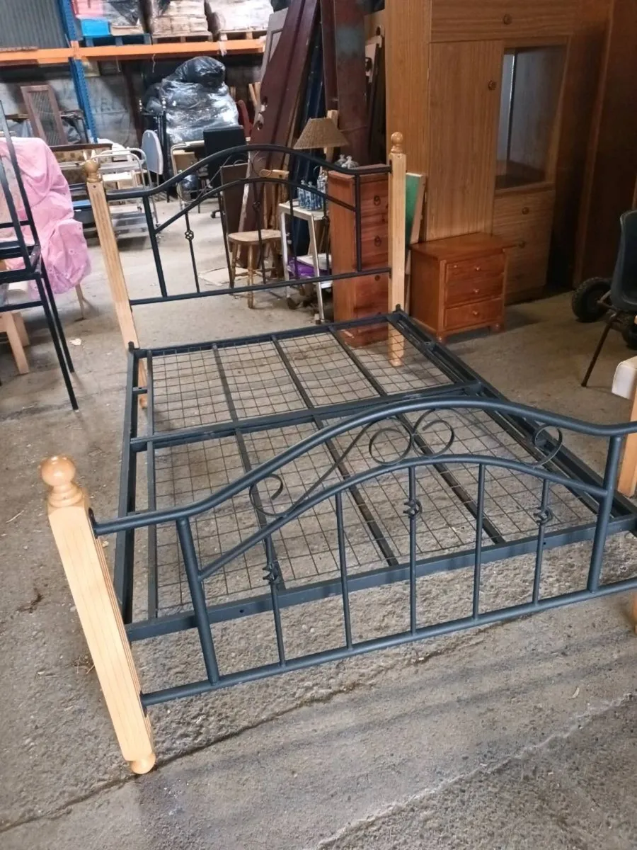 Double Bed - Image 4