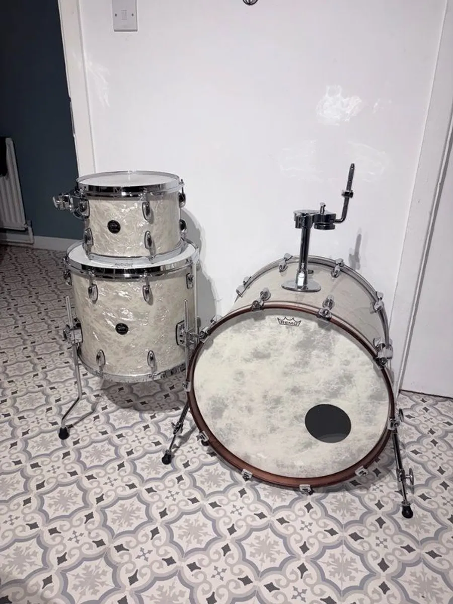 Gretsch Renown vintage pearl drum kit - Image 3