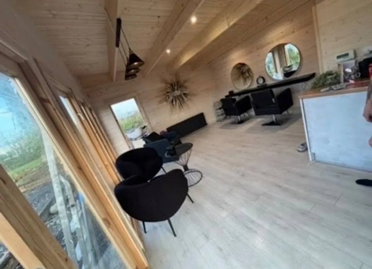 Garden Cabin 5.5m x 4.5m - Image 3
