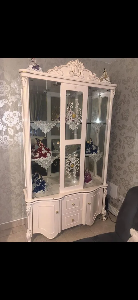 Italian furniture - Image 1