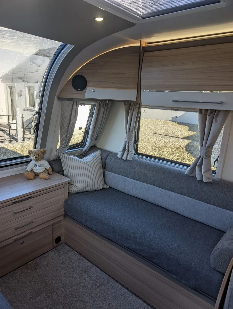 Caravan - Image 2