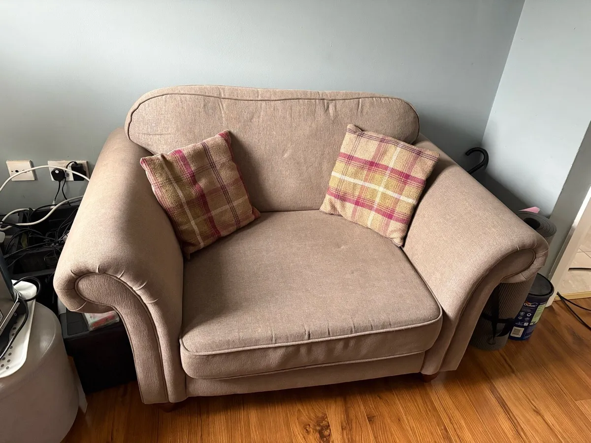Armchair - Image 2