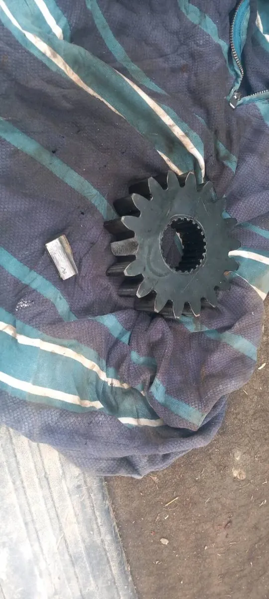 Pottinger power harrow gearbox - Image 4