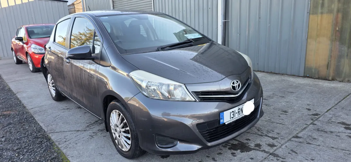 131 TOYOTA YARIS AUTO - Image 2