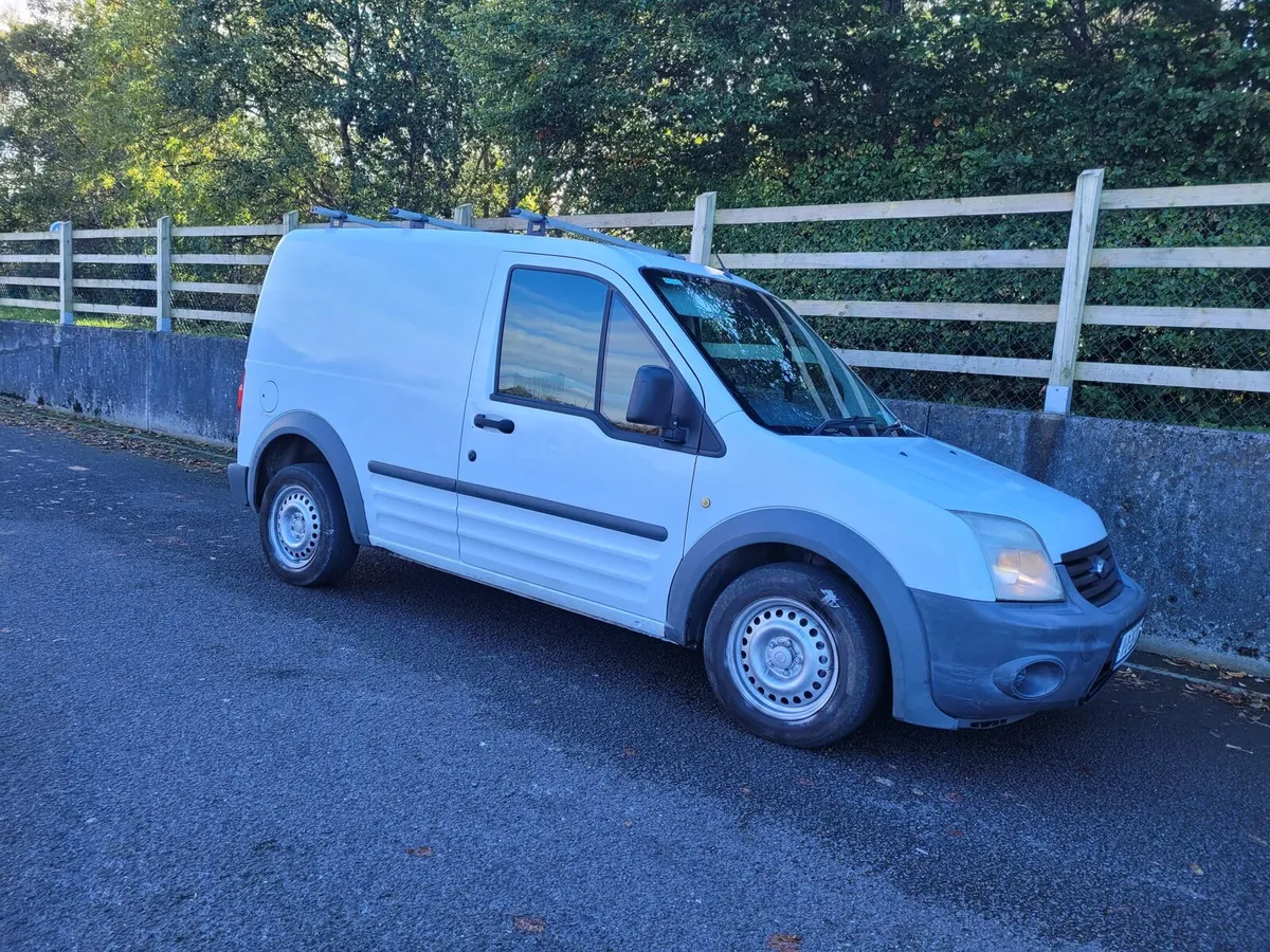 2011 FORD TRANSIT CONNECT LOW MILEAGE. - Image 3