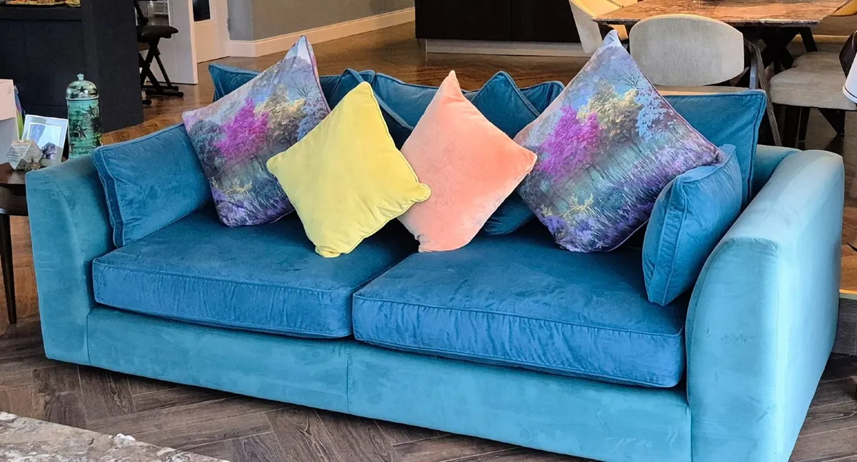 Couch/armchair/footstool - Image 1