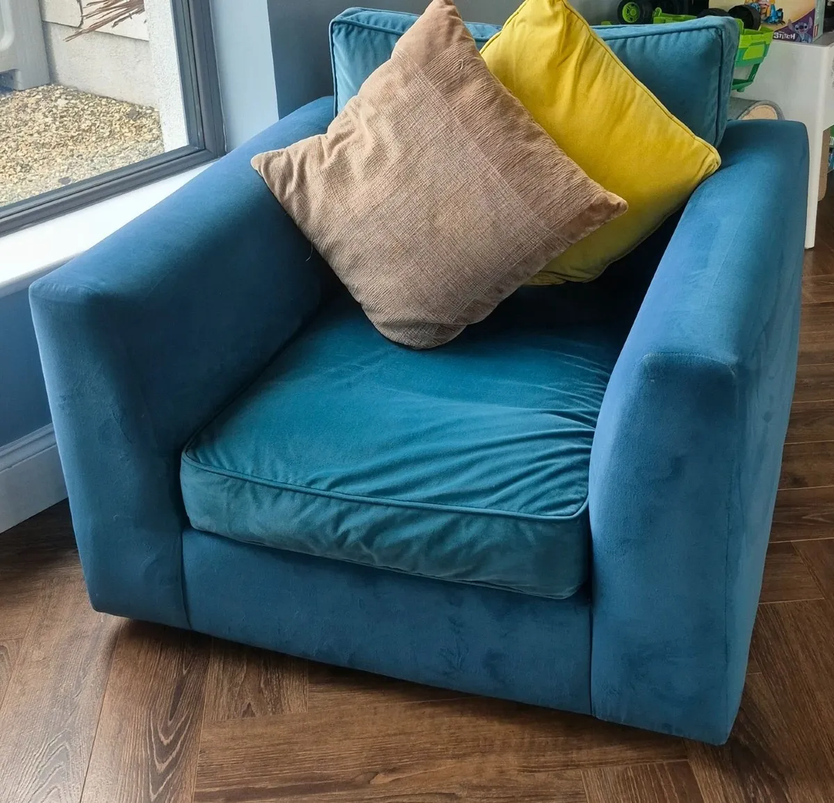 Couch/armchair/footstool - Image 3