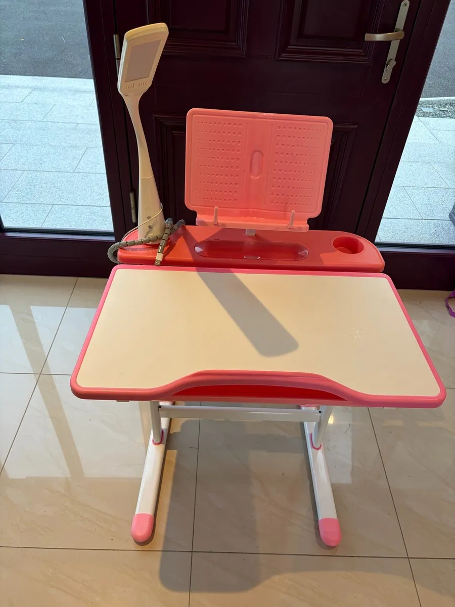 Kids Desk and Chair set - Image 1