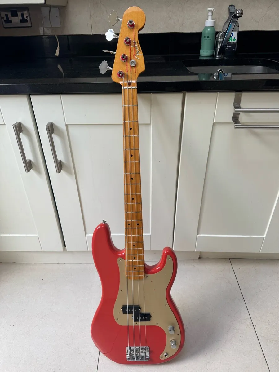 Fender P Bass 50s Classic Series - Image 1