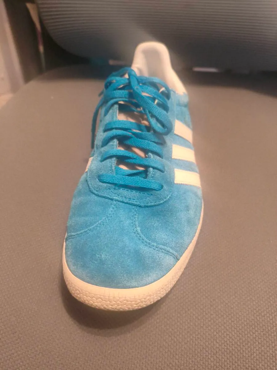 Adidas  gazelle size 9/43 - Image 3