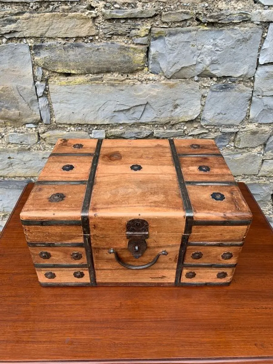 Vintage Metal Bound Wooden Chest. - Image 2