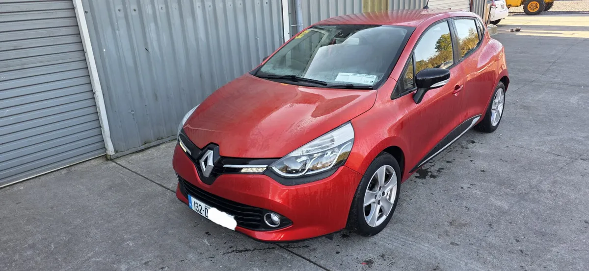 132 RENAULT CLIO - Image 1